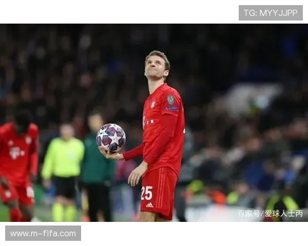 科隆球迷烟花导致比赛中断，拜仁逆境中找回节奏