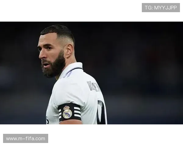 本泽马正式加盟利雅得新月,结束吉达联合生涯