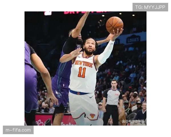 尼克斯加时险胜雄鹿，布伦森关键时刻点名战术成功率成关键。